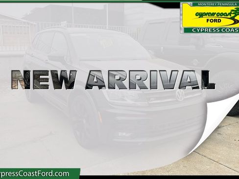Used 2021 Volkswagen Tiguan SE R-Line FWD image 1