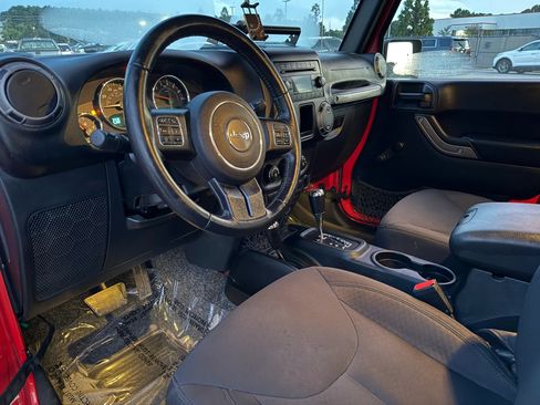 Used 2017 Jeep Wrangler Unlimited Sport w/ Connectivity Group AWD/4WD image 17