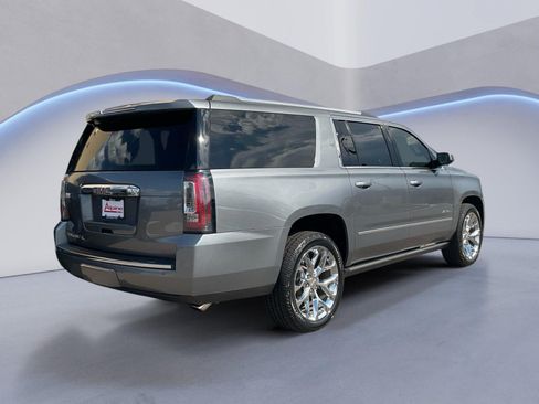 Used 2020 GMC Yukon XL Denali w/ Denali Premium Package AWD/4WD image 5