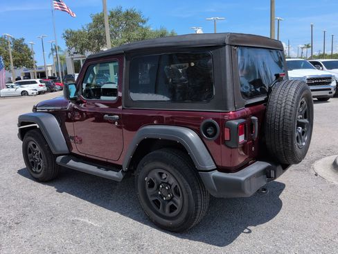 Used 2022 Jeep Wrangler Sport AWD/4WD image 7