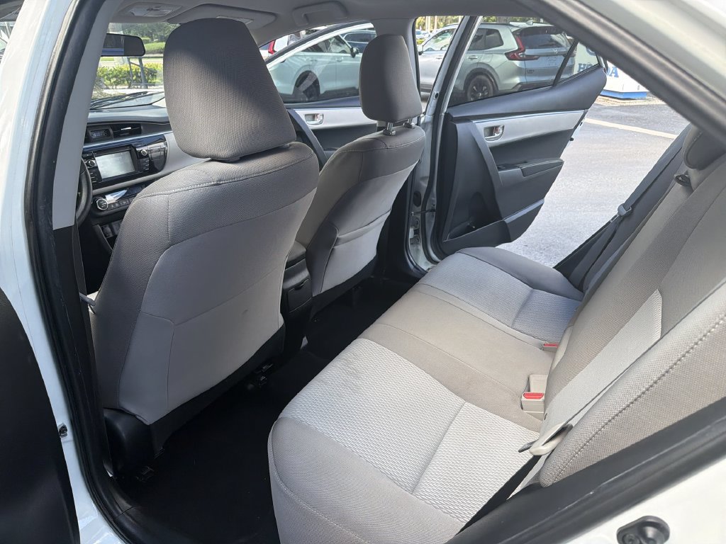 Used 2016 Toyota Corolla LE FWD image 30