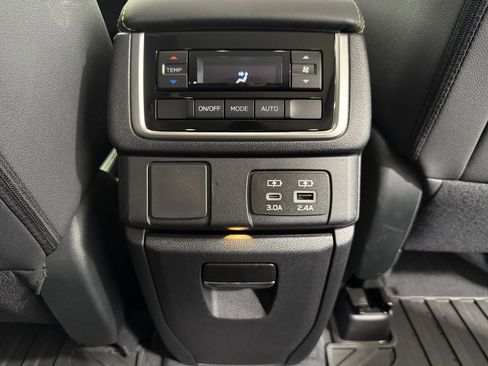 Used 2025 Subaru Ascent Onyx Edition image 36