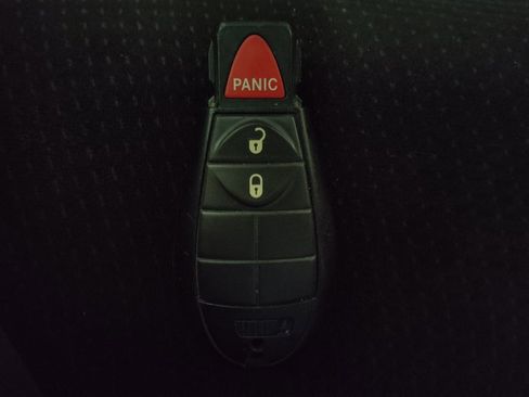 Used 2015 Dodge Grand Caravan American Value Package image 32