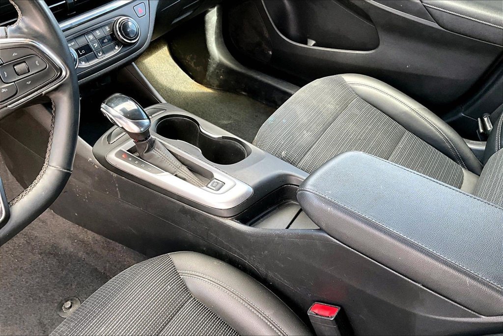 Used 2025 Buick Envista Preferred w/ Convenience I Package FWD image 16