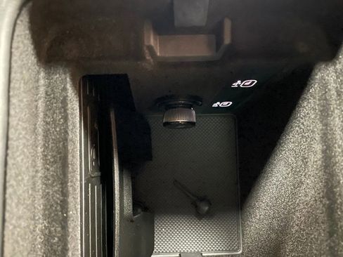 Used 2022 Audi e-tron GT Prestige w/ Prestige Package image 38