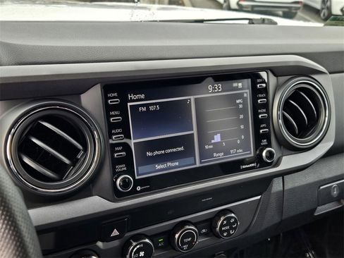 Used 2020 Toyota Tacoma TRD Off-Road image 19