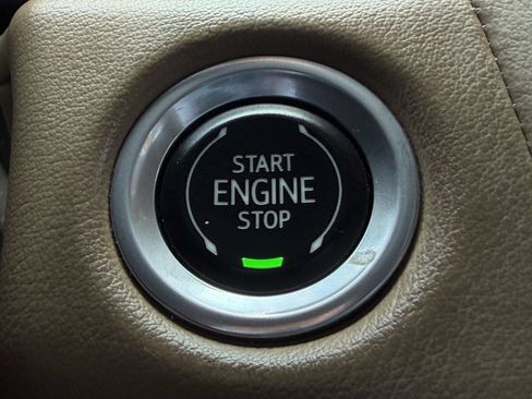 Used 2023 Chevrolet Suburban Premier RWD image 22