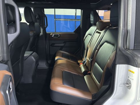 Used 2024 Ford Bronco Outer Banks AWD/4WD image 30
