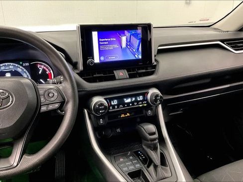 Used 2024 Toyota RAV4 XLE AWD/4WD image 7