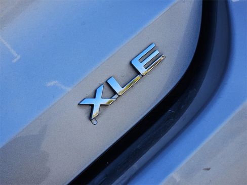 Certified 2023 Toyota Highlander XLE image 10