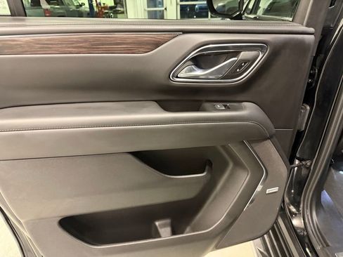 Used 2024 Chevrolet Suburban LT image 31