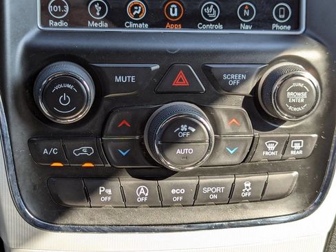 Used 2018 Jeep Grand Cherokee Limited image 20