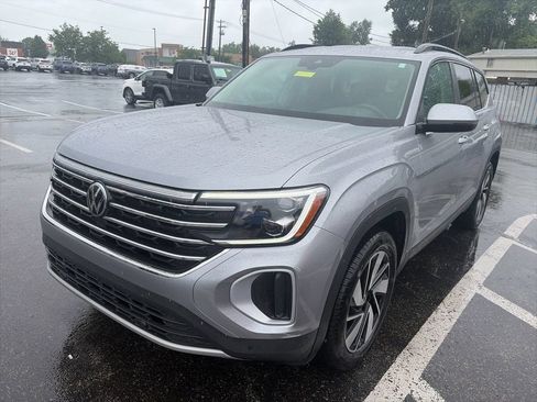 Used 2026 Volkswagen Atlas SE AWD/4WD image 3