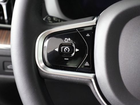 Certified 2023 Volvo XC60 B5 Ultimate w/ Climate Package image 10