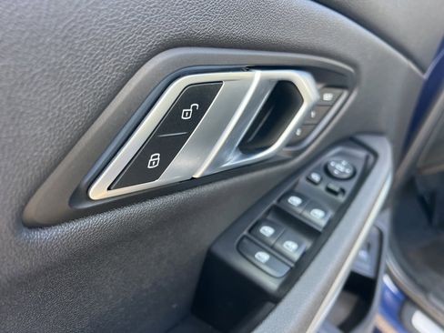 Used 2020 BMW 330i xDrive Sedan w/ Convenience Package image 11