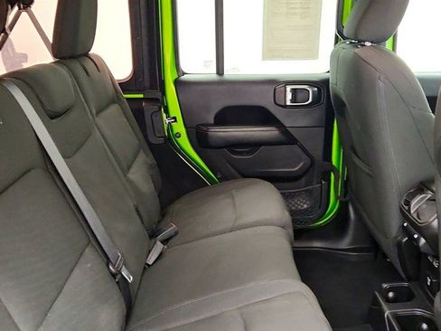 Used 2019 Jeep Wrangler Unlimited Sahara AWD/4WD image 24