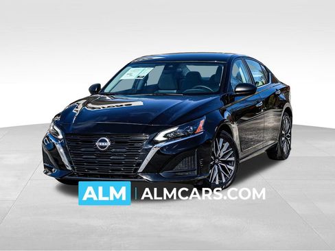 Used 2025 Nissan Altima 2.5 SV image 1