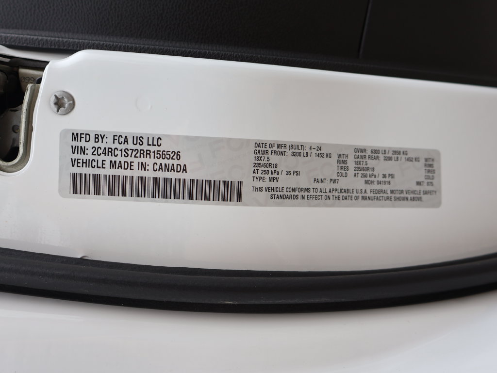 Used 2024 Chrysler Pacifica Limited FWD image 33