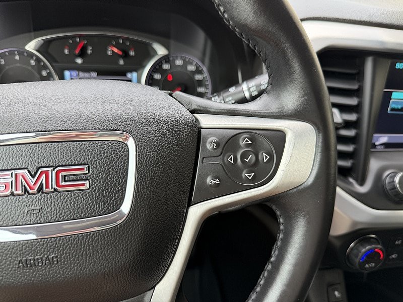 Used 2018 GMC Acadia SLT FWD image 17