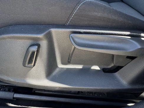 Used 2016 Volkswagen e-Golf SE w/ DC Fast Charging Package image 26