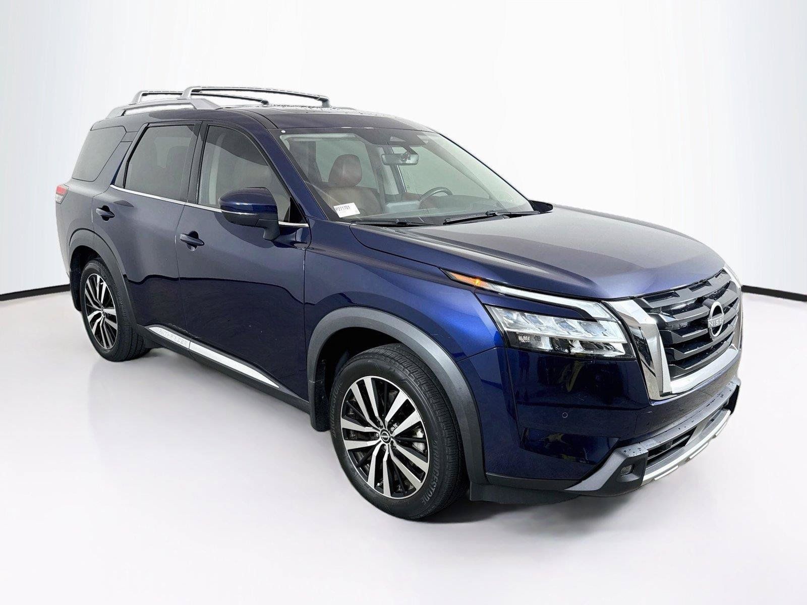 Used 2023 Nissan Pathfinder Platinum w/ Cargo Package AWD/4WD image 7