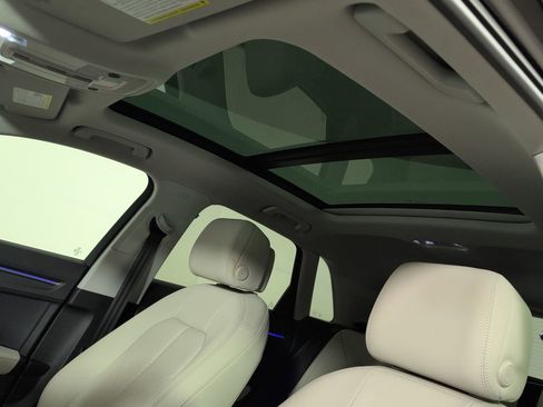 Used 2024 Audi Q3 2.0T Premium Plus image 27