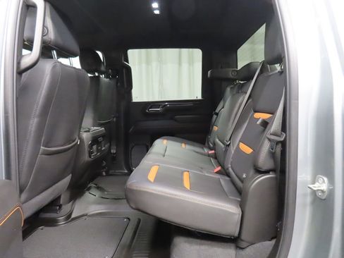Used 2025 GMC Sierra 2500 AT4 image 13