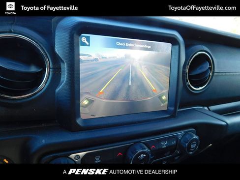 Used 2021 Jeep Gladiator Overland image 6