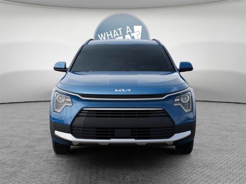 New 2025 Kia Niro EX image 2