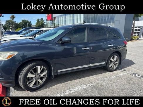 Certified 2016 Nissan Pathfinder Platinum FWD image 1