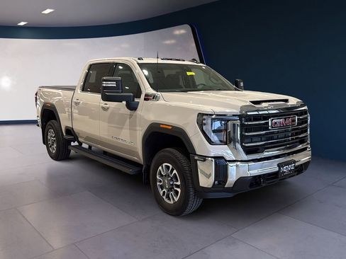 Used 2026 GMC Sierra 3500 SLE w/ SLE Value Package image 1