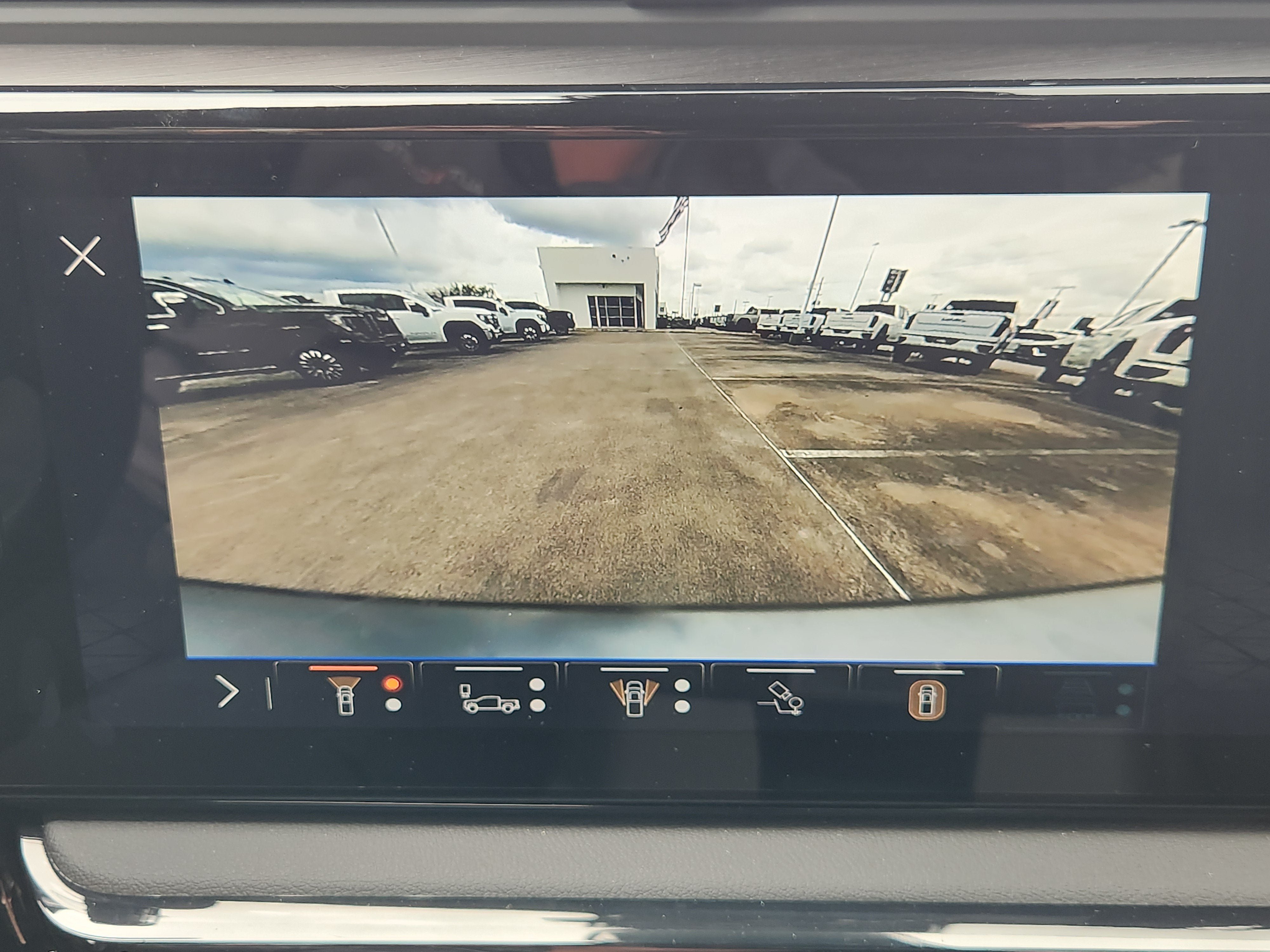 New 2026 GMC Sierra 2500 AT4 w/ Technology Package AWD/4WD image 14