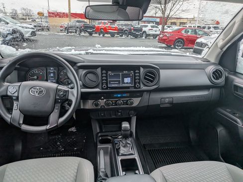Used 2022 Toyota Tacoma SR image 13
