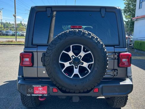 Used 2019 Jeep Wrangler Unlimited Rubicon w/ LED Lighting Group AWD/4WD image 6