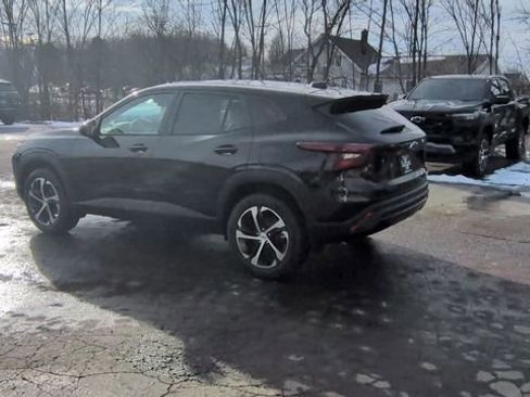 New 2026 Chevrolet Trax RS w/ Sunroof Package image 6