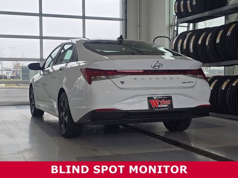 Used 2023 Hyundai Elantra Blue image 7