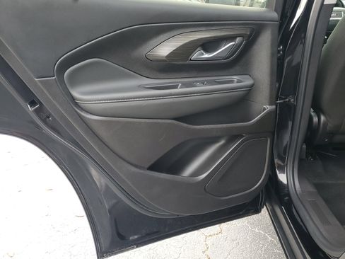 Used 2024 GMC Terrain SLE image 10