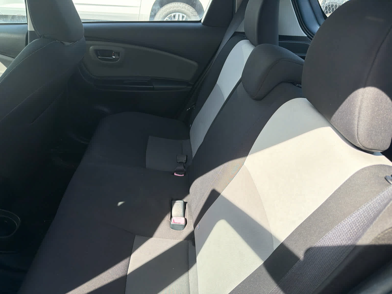 Used 2018 Toyota Yaris L FWD image 7
