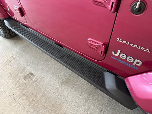 Used 2021 Jeep Wrangler Unlimited Sahara w/ Cold Weather Group image 77