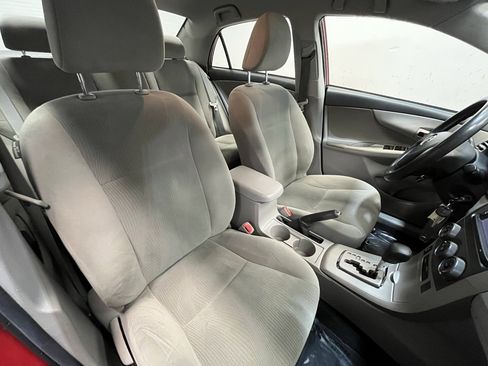 Used 2013 Toyota Corolla LE image 12