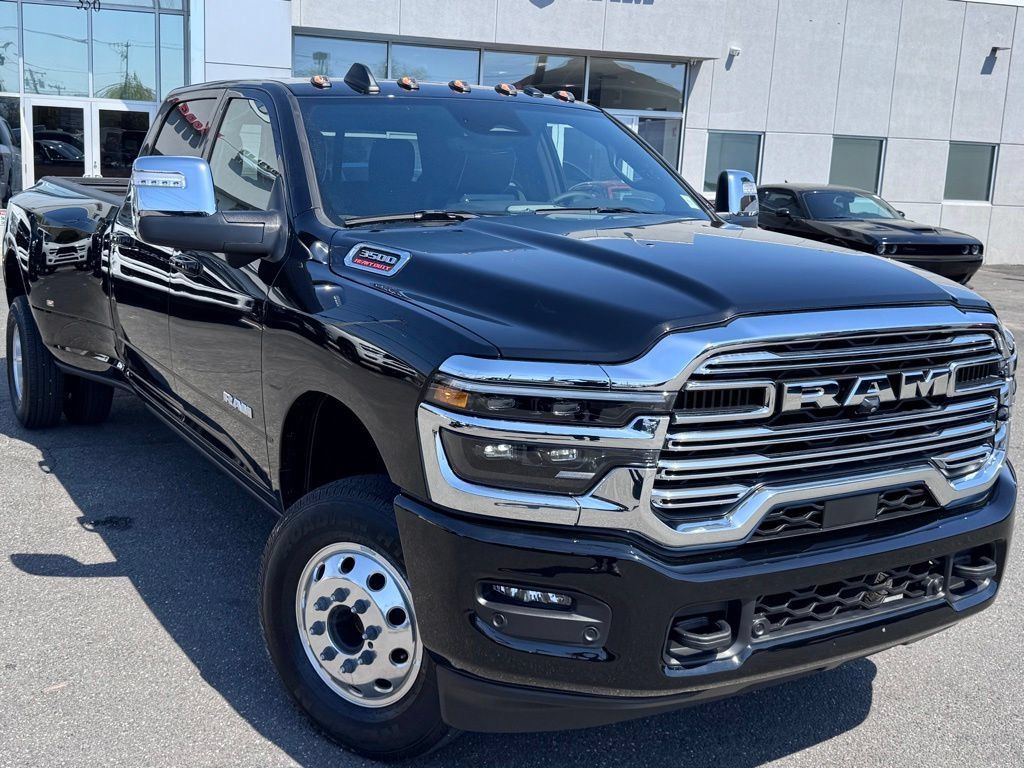 Used 2025 RAM 3500 Limited AWD/4WD image 1