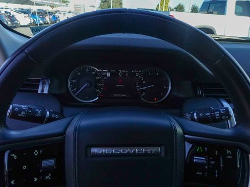 Used 2023 Land Rover Discovery Sport SE image 17