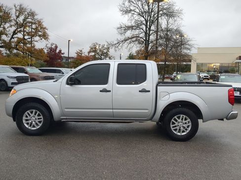 Used 2016 Nissan Frontier SV image 6