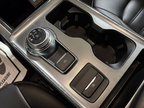 Used 2022 Ford Edge SEL w/ Convenience Package image 12