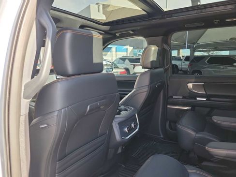Used 2025 Ford Expedition Tremor image 8