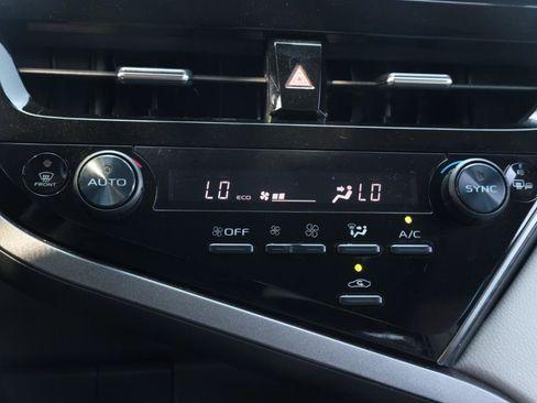 Used 2024 Toyota Camry XLE FWD image 10
