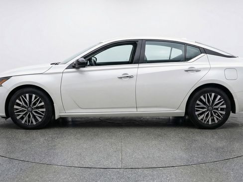 Used 2025 Nissan Altima 2.5 SV image 5