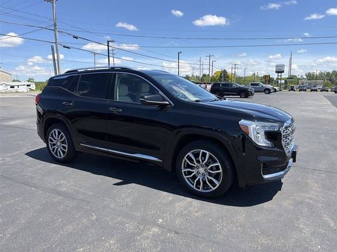 Used 2023 GMC Terrain Denali AWD/4WD image 2