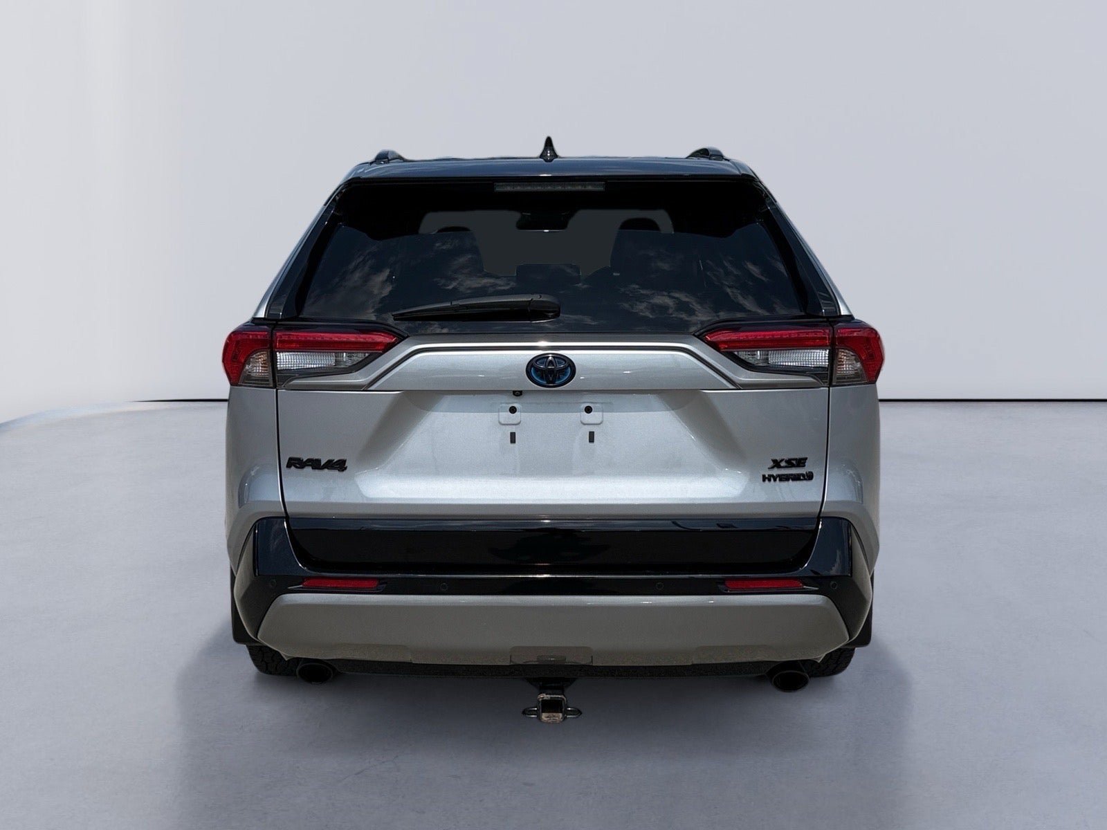 Used 2023 Toyota RAV4 XSE AWD/4WD image 4
