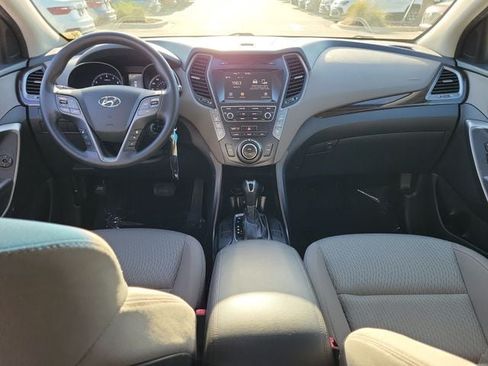 Used 2018 Hyundai Santa Fe SE FWD image 12